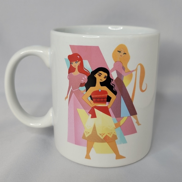 Disney Princesses Mug "Be Bold", New, Slight Factory Defect Pictured - Picture 4 of 11